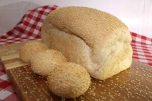 Pan árabe con ajonjolí